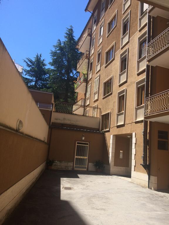 B&B Torrione LʼAquila Exterior foto