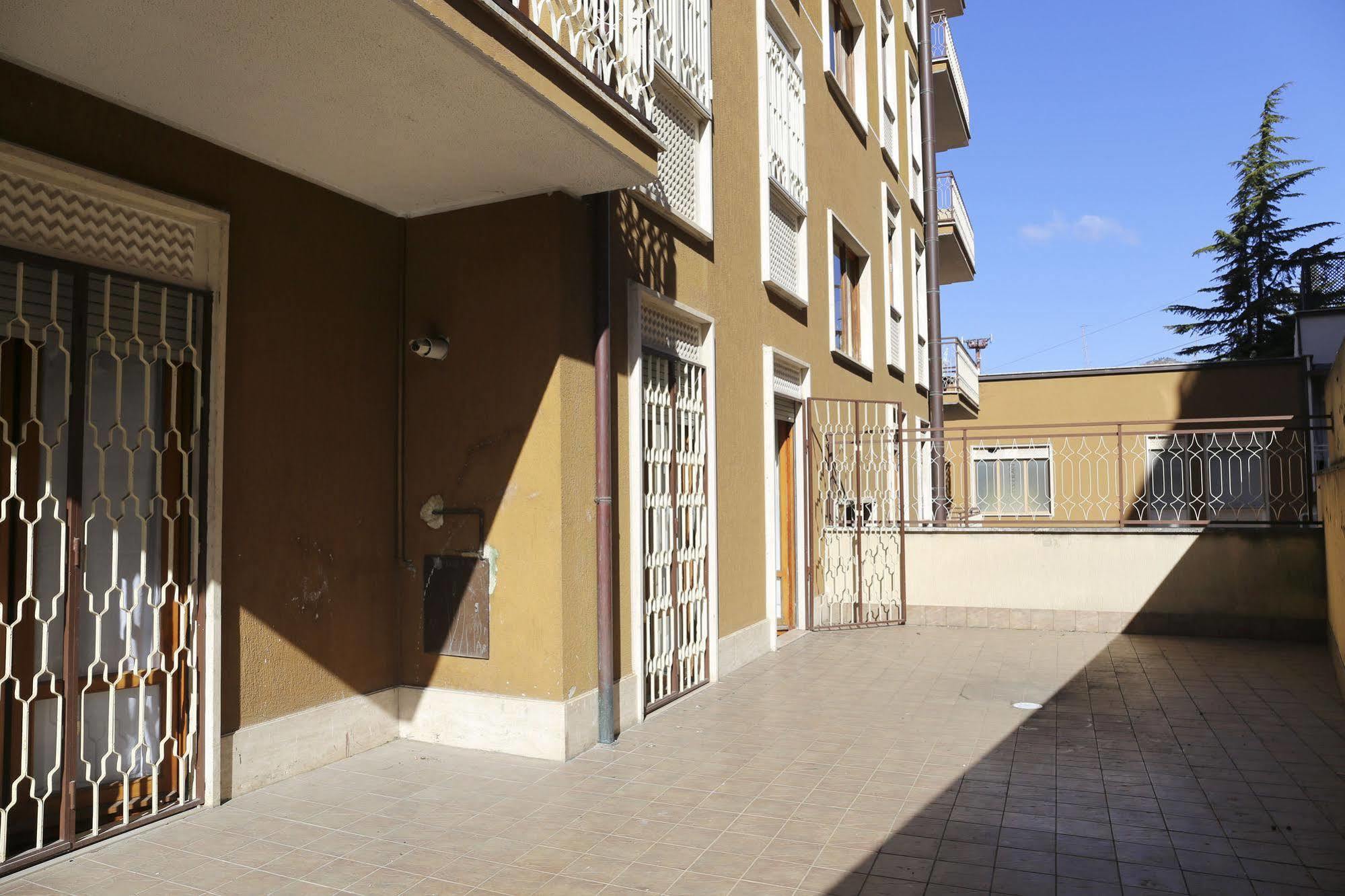 B&B Torrione LʼAquila Exterior foto